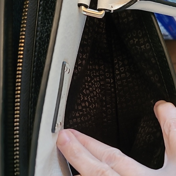 Kate Spade black & cream handbag with optional shoulder strap - Picture 3 of 16